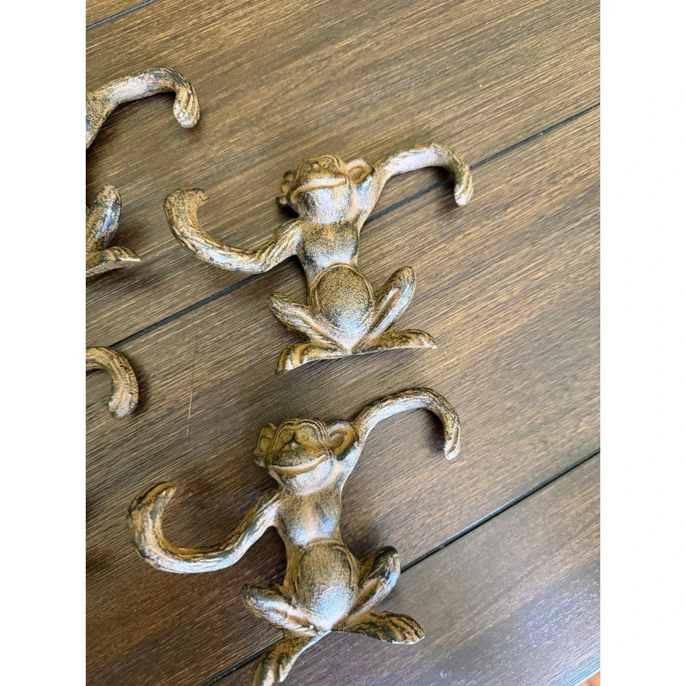 Set of 4 Cast Iron Monkey Barrel Hooks Hanging Link Chain Bronze Finish Decor